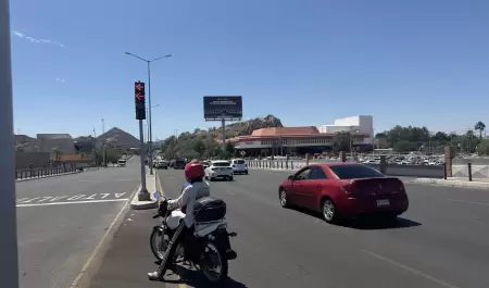 Nueva vuelta a la izquierda en calle Rosales