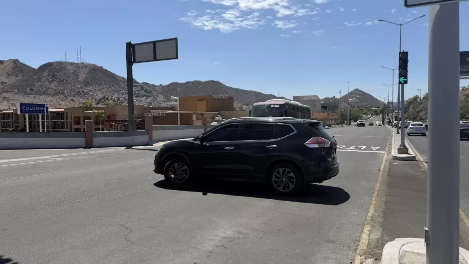 Nueva vuelta izquierda en bulevar Rosales