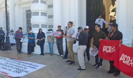 Manifestaci�n del Staus en Palacio de Gobierno