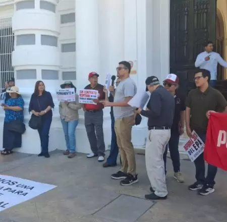 Manifestaci�n del Staus en Palacio de Gobierno
