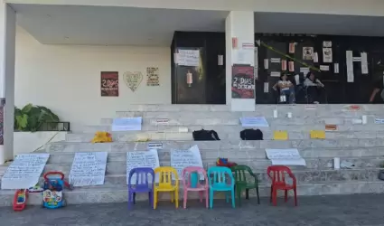 Toma del Congreso por representantes de estancias infantiles