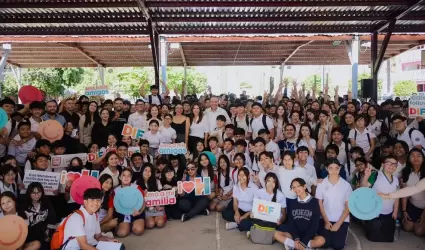 M�s de mil estudiantes se grad�an libres de adicciones en Hermosillo