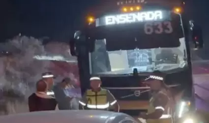 Choque por alcance de autob�s de Tufesa con auto sed�n