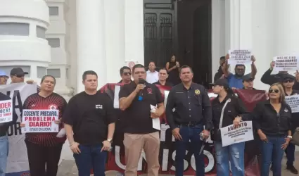 Dirigentes del Staus y el Steus en Palacio de Gobierno