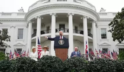 Trump recibe a Carlos III