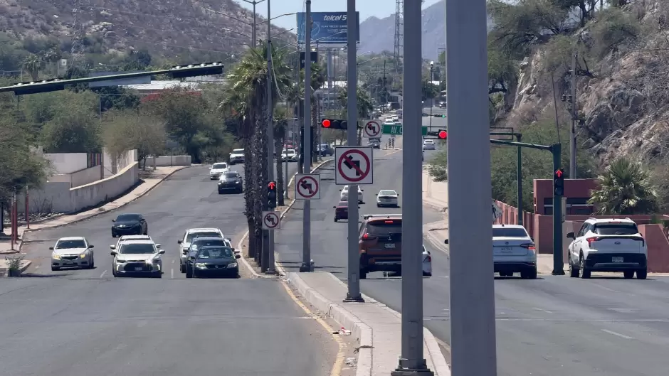 Vuelta izquierda en calle Rosales