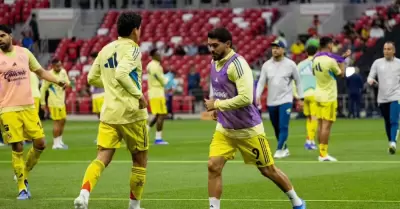 Calentamiento de las �guilas del Am�rica y los Pumas de la UNAM previo al duelo 