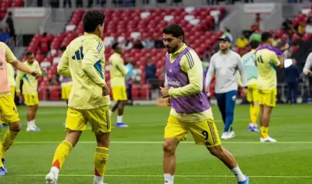 Calentamiento de las �guilas del Am�rica y los Pumas de la UNAM previo al duelo