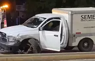 Camioneta de Semefo choca con dos autos en la colonia Villa Sat�lite