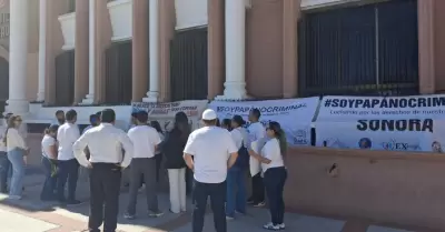 Integrantes de "Soy pap�, no criminal"