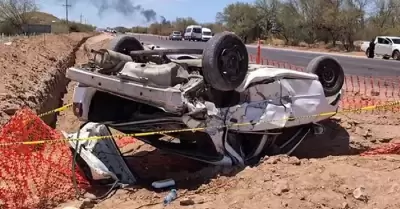 Choque volcamiento en carretera a Kino