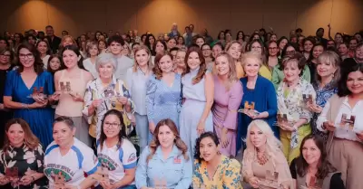 Reconocen a mujeres en Hermosillo