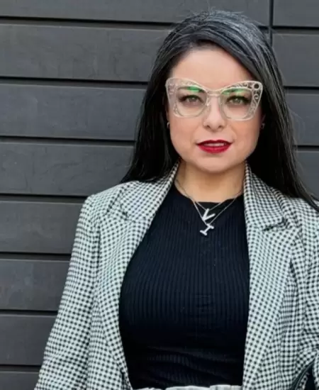 Violeta Isfel