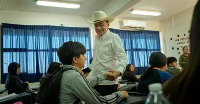 Sonora reduce rezago educativo