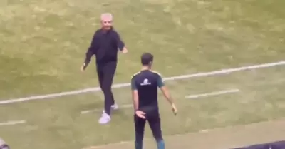 Javier Aguirre rega�a a Rafa M�rquez