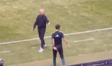 Javier Aguirre rega�a a Rafa M�rquez