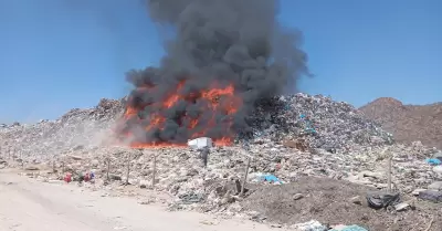 Incendio en el relleno sanitario
