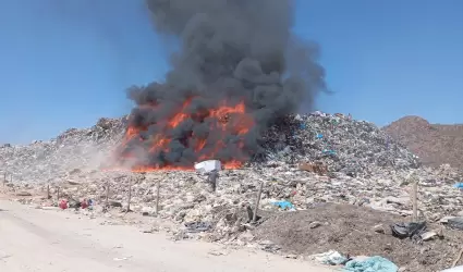 Incendio en el relleno sanitario