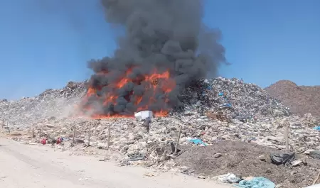 Incendio en el relleno sanitario