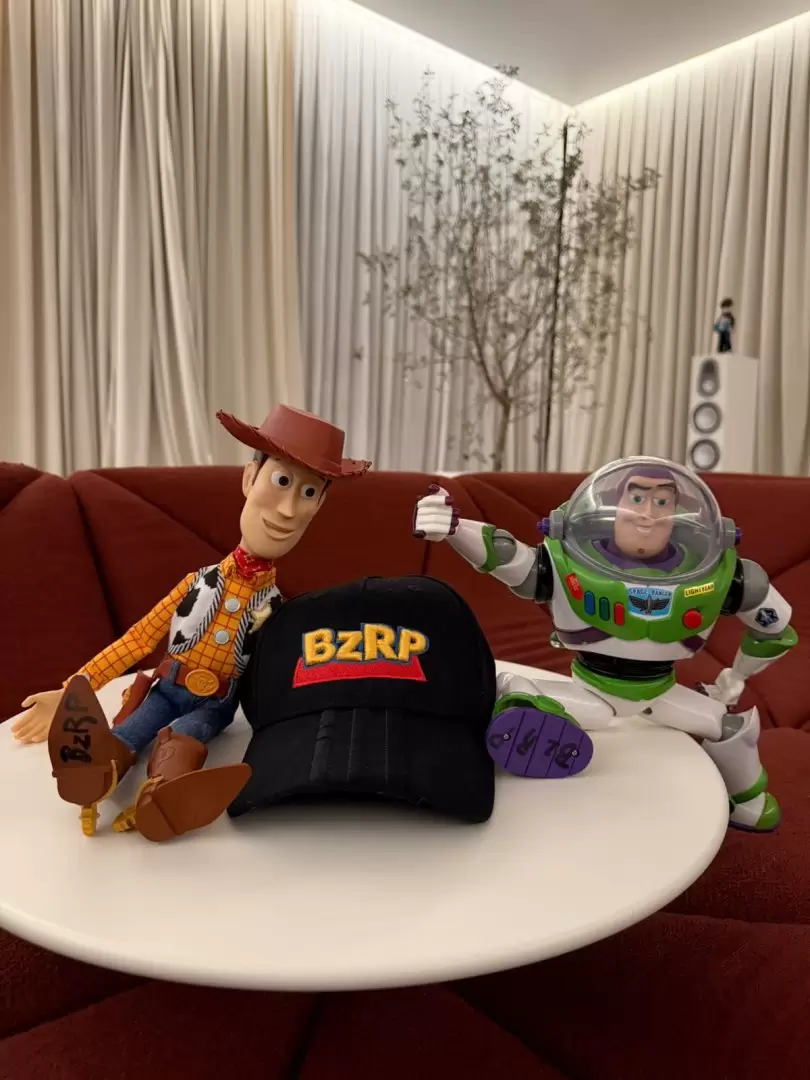 ¡Bizarrap llega a Toy Story 5 de Disney y Pixar!
