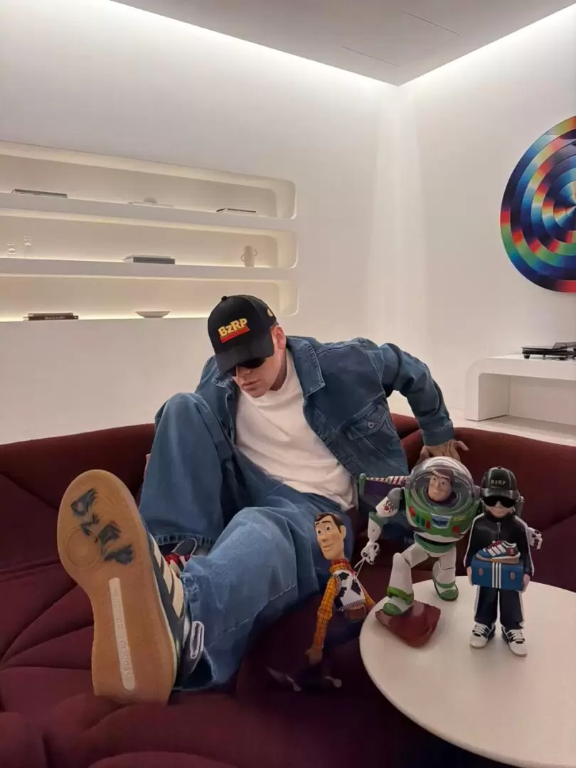 ¡Bizarrap llega a Toy Story 5 de Disney y Pixar!