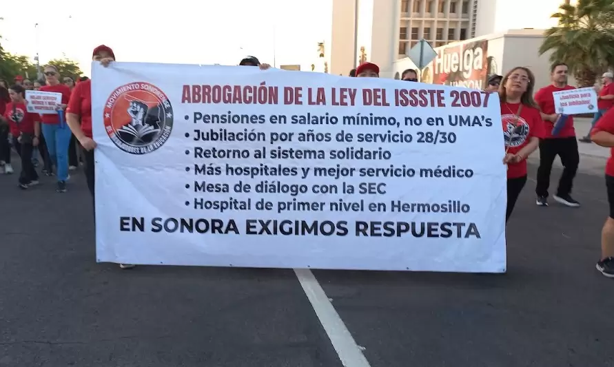 Maestros marchan en Hermosillo.