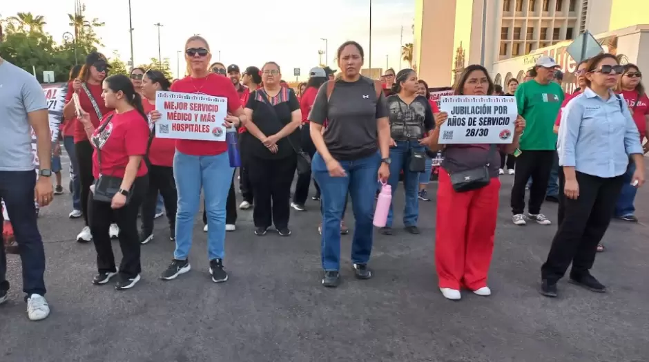 Maestros marchan en Hermosillo.