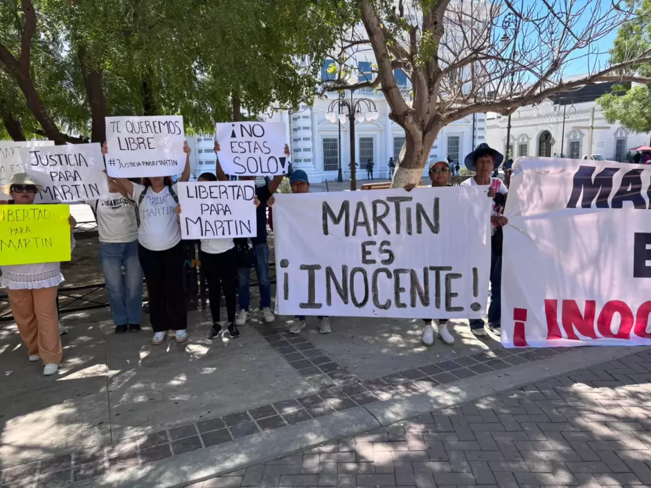 Manifestación frente a Palacio de Gobierno