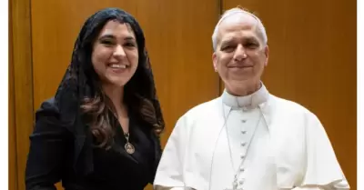 Mar�a Montserrat Alvarado y el papa Le�n XIV
