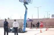 Colapsa gr�a en Plaza Quiroga; rescatan a tres trabajadores lesionados