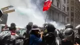Maestros de la Secci�n 22 de la CNTE se enfrentan con polic�as de la Ciudad de M