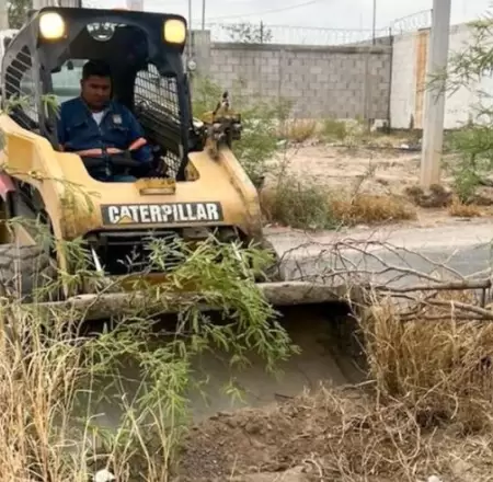 Limpieza de canales y arroyos