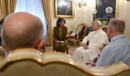 Papa Le�n XIV se re�ne con v�ctimas de abusos sexuales en la Iglesia