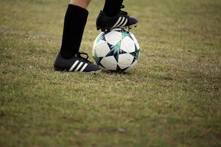 Tenis para jugar futbol