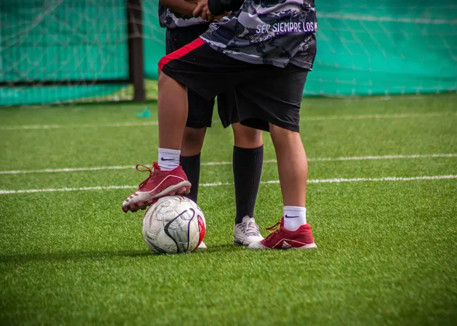 Tenis para jugar futbol