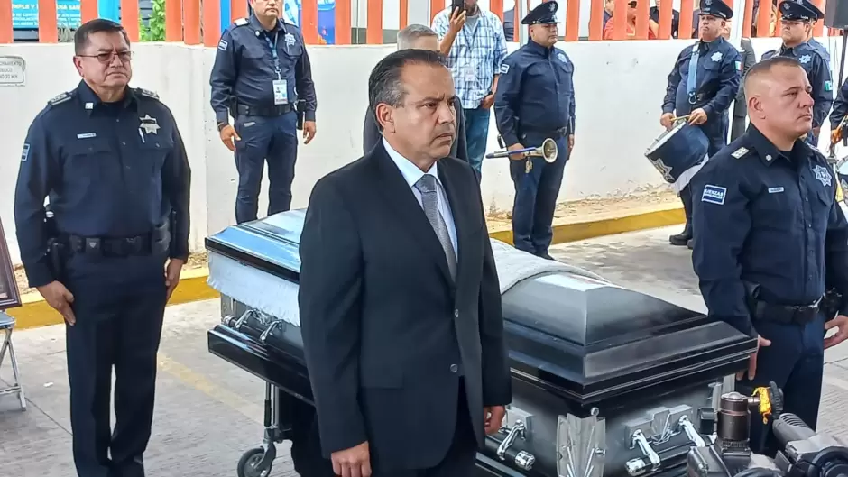 Despiden con honor al policía Luis Fernando Molina Avilés.