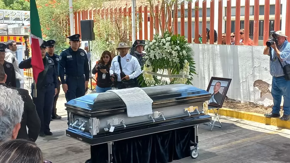 Despiden con honor al policía Luis Fernando Molina Avilés.