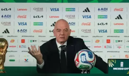 Gianni Infantino presidente delantero FIFA