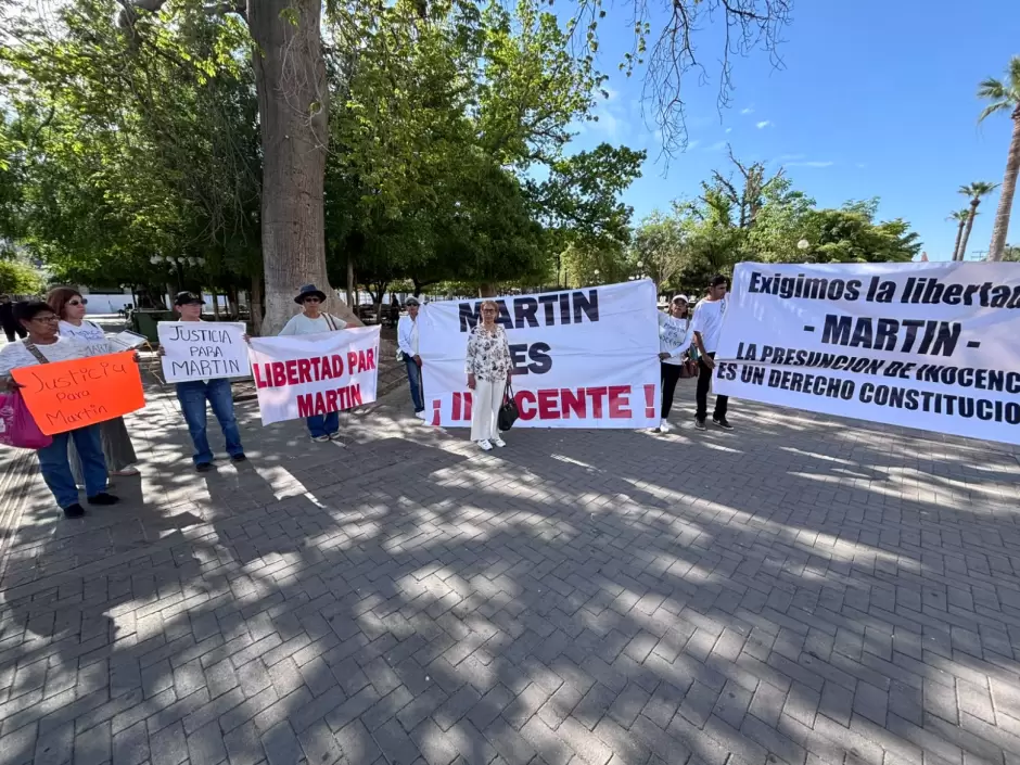 Se manifiestan familiares de Martín Zárate