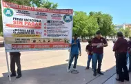 Sindicato del Cobach exige pago de prima vacacional frente a Palacio de Gobierno