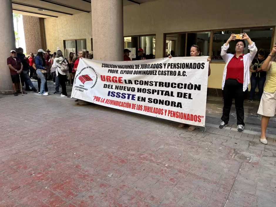 Manifestación del Movimiento Sonorense de Trabajadores de la Educación