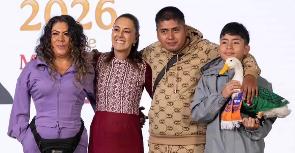 El pato Merlin fue invitado por la presidenta Claudia Sheinbaum Pardo a la conferencia mañanera.