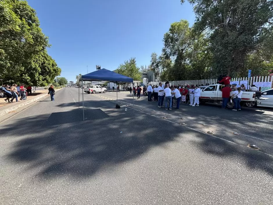 Manifestantes levantan bloqueo de bulevar Morelos