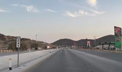Vecinos cancelan bloqueo de carretera tras regreso de la energ�a el�ctrica