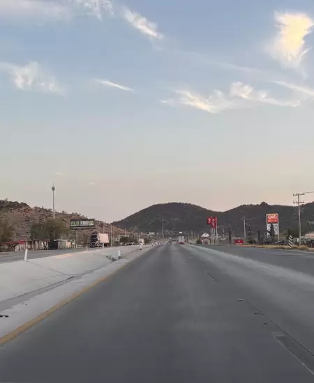 Vecinos cancelan bloqueo de carretera tras regreso de la energ�a el�ctrica