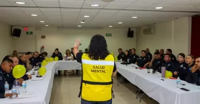 Polic�a