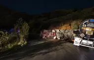Conductor pierde la vida en volcadura de pipa con turbosina en la carretera �muris-Cananea