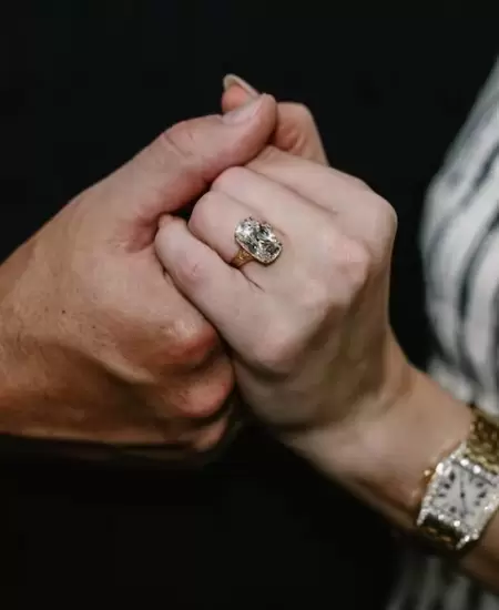 Anillo de compromiso de Taylor Swift