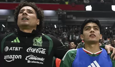 Memo Ochoa y Gil Mora