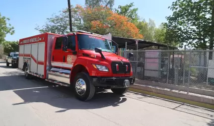incendio en la caja de los t�rmicos del jard�n de ni�os "Dolores Cortez"